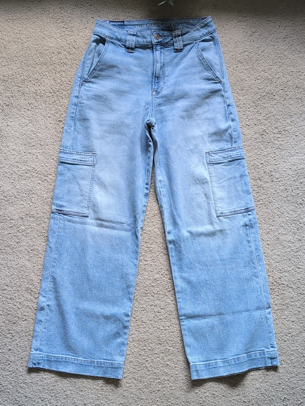 American Eagle Light Blue Super High-Rise Baggy Wide Leg Jeans Size 28x30